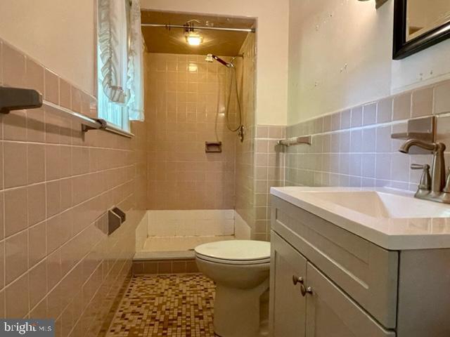 30 Sunset Lake Road Bridgeton, NJ 08302 - Photo 39 of 62 Primary Bathroom