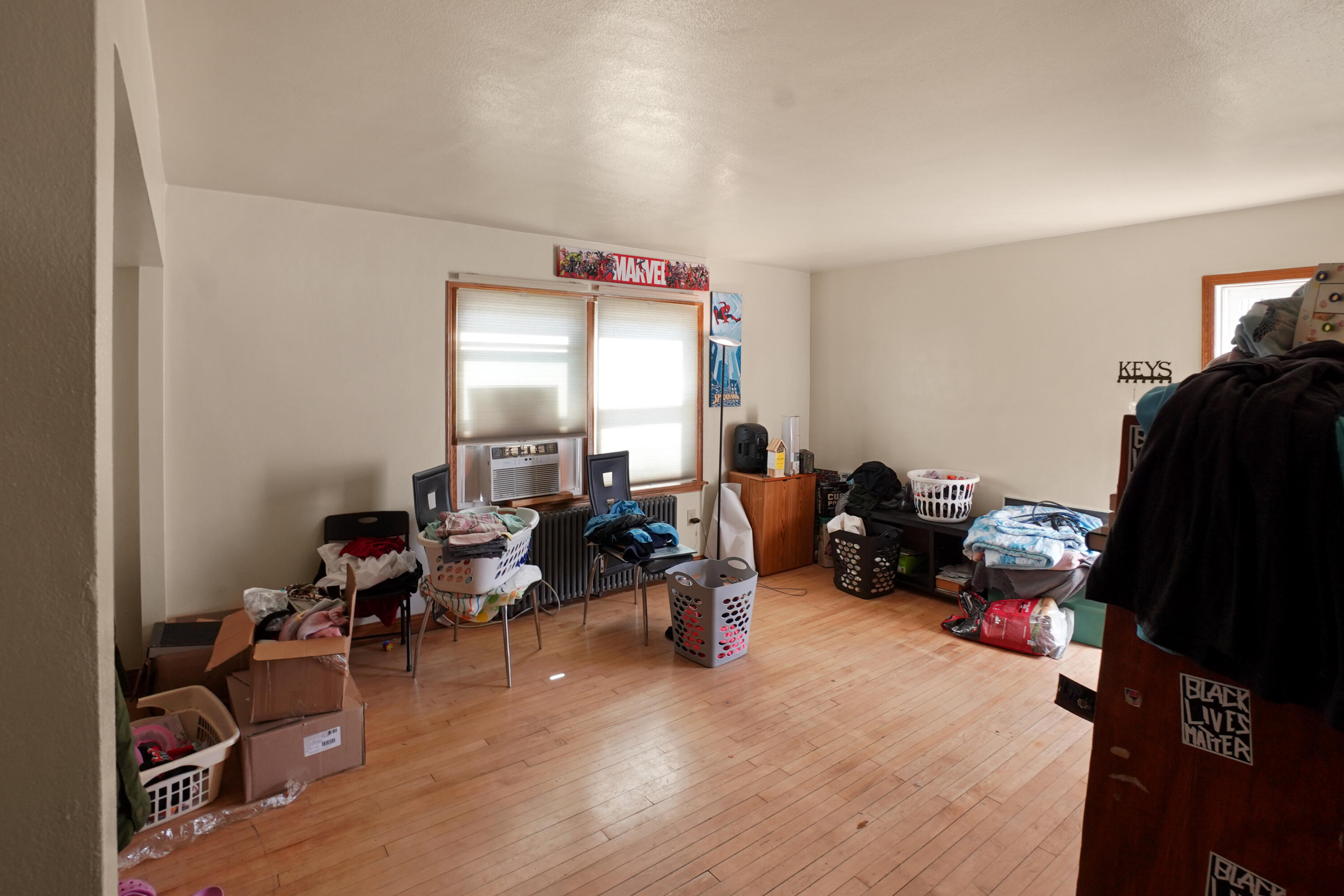 2191 South 60th Street West Allis, WI 53219 - Photo 12 of 27 Living Room