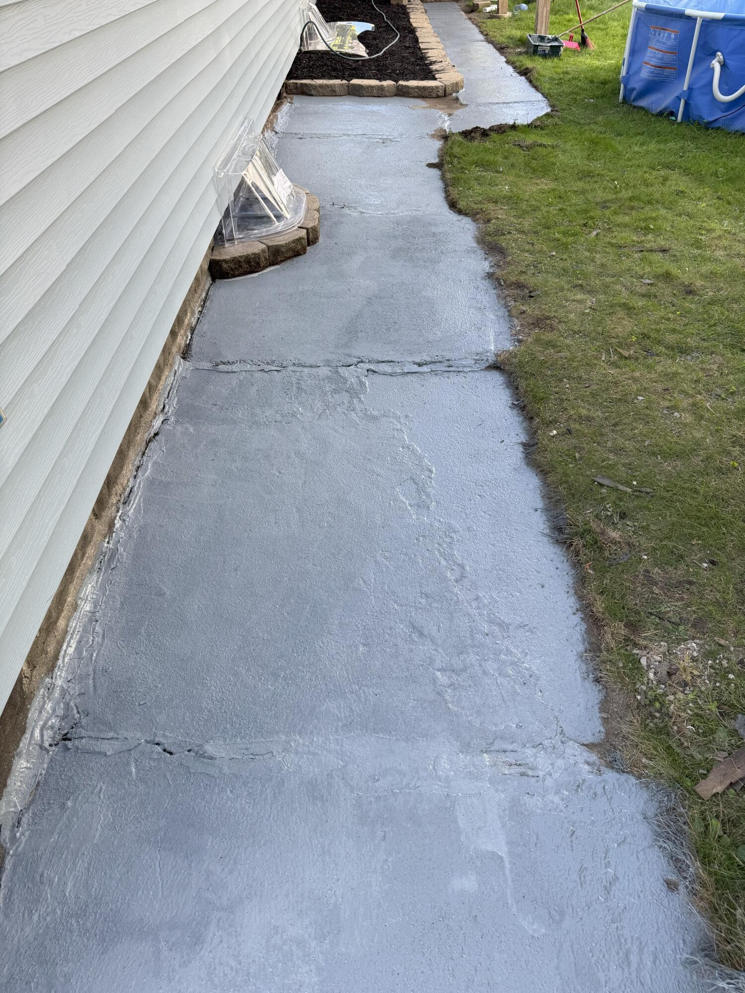 2191 South 60th Street West Allis, WI 53219 - Photo 4 of 27 Sidewalk