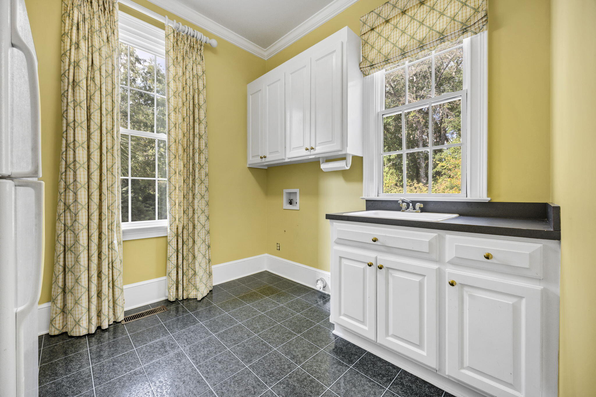1176 Moore Road Northwest Orangeburg, SC 29118 - Photo 37 of 85 Laundry Room