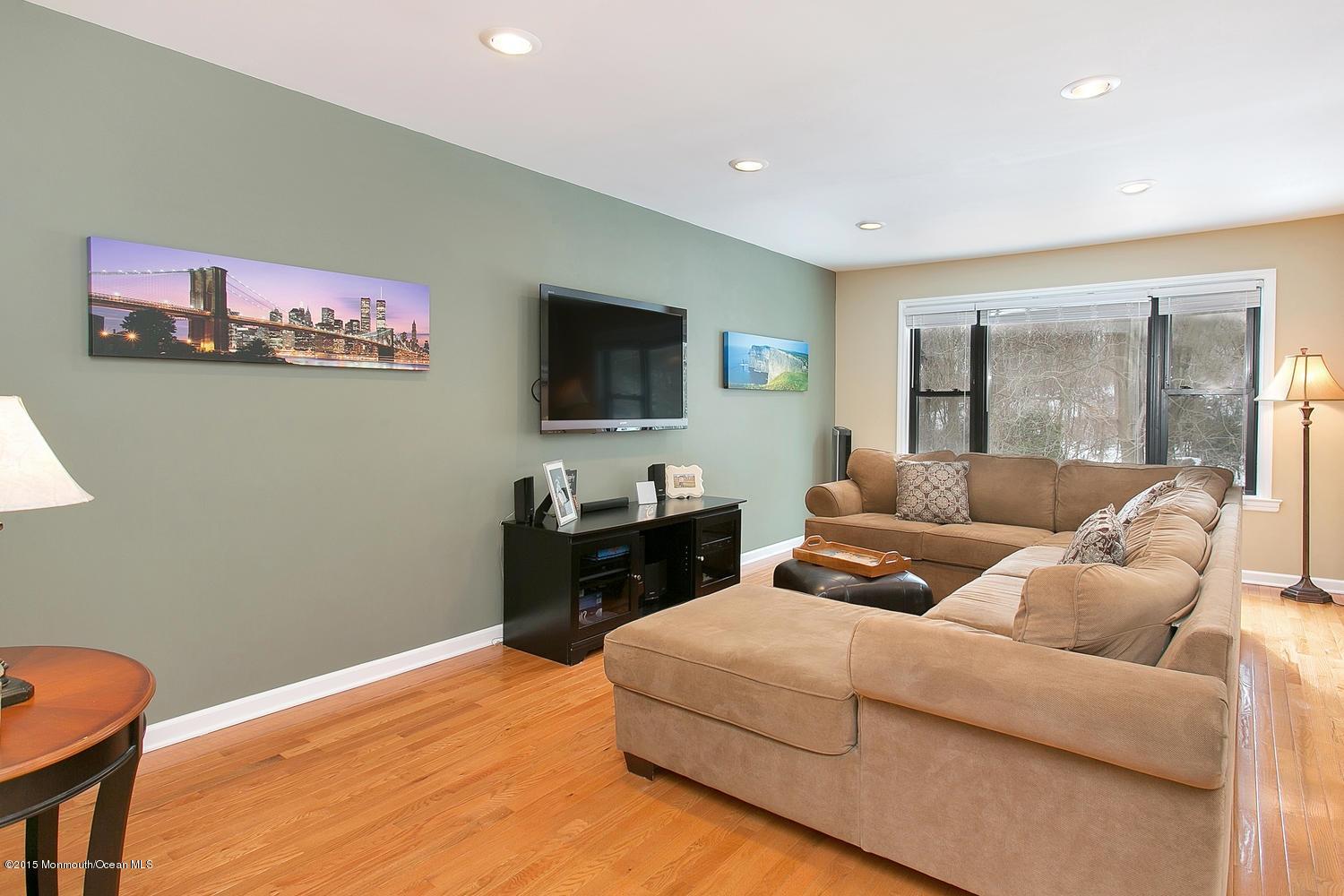200 Portland Road, Unit D24 Rumson, NJ 07760 - Photo 3 of 19 Living Room
