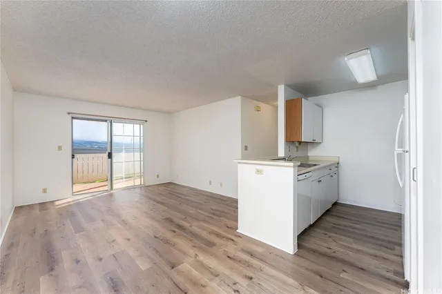 $2,800 | 94-105 Luluka Place, Unit J106, Waipahu, HI 96797