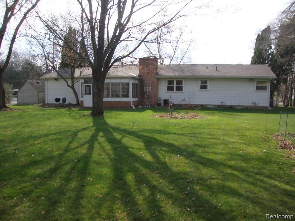 5189 Van Slyke Road Flint, MI 48507 - Photo 22 of 22 DSC00245.jpg