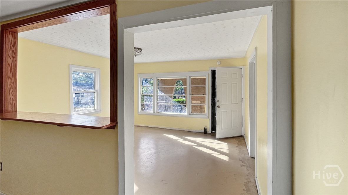 277 Evans Street Athens, GA 30606 - Photo 25 of 34 living/entry