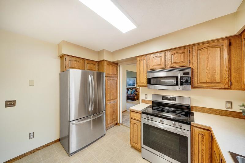 14246 Dearborn Path Rosemount, MN 55068 - Photo 18 of 44