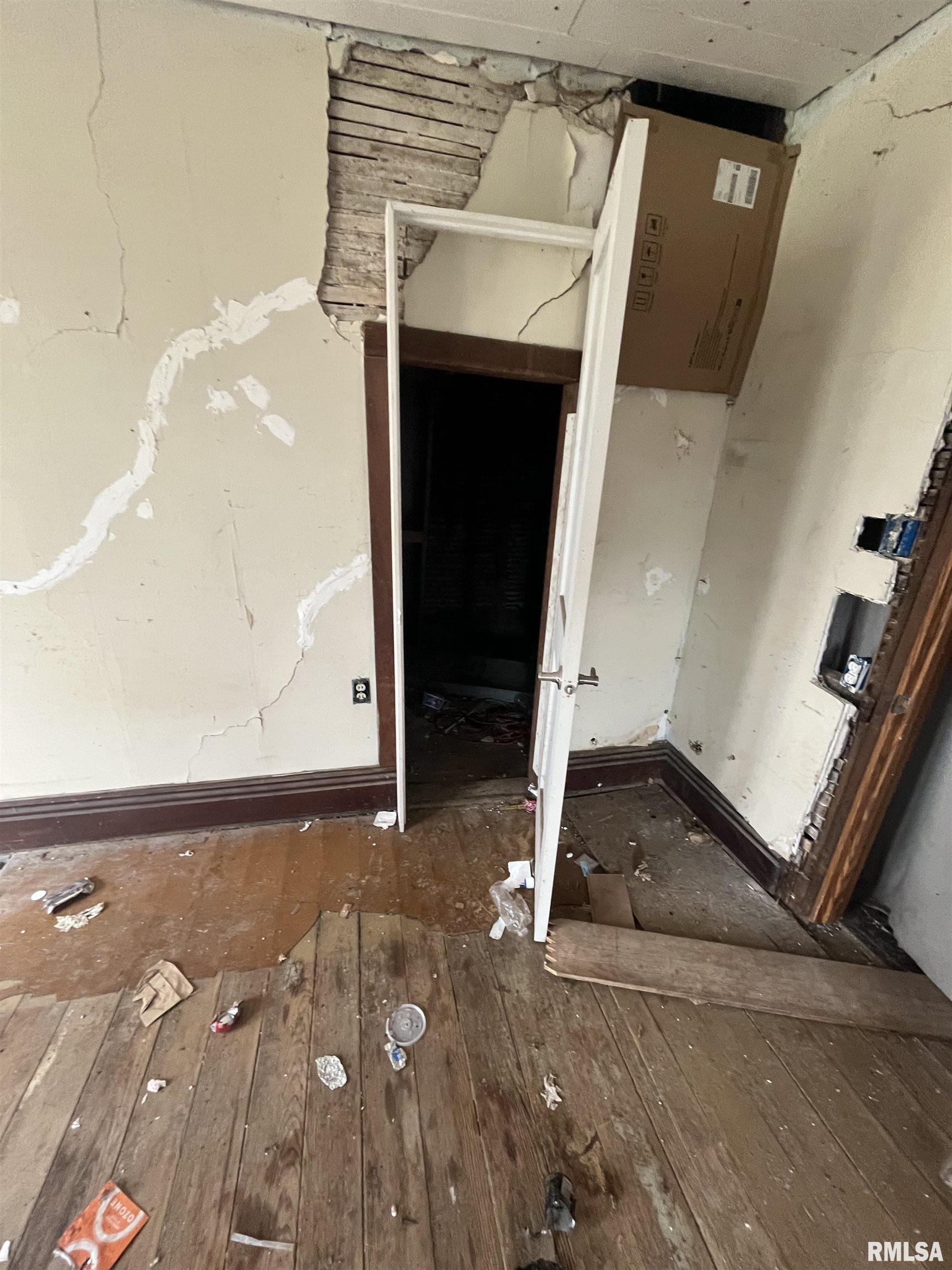 423 North Knox Road Rio, IL 61472 - Photo 12 of 22