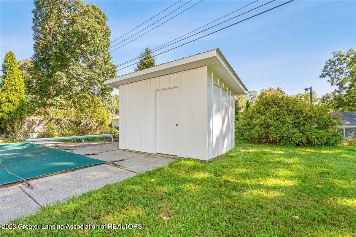 930 Delridge Road East Lansing, MI 48823 - Photo 41 of 50 Pool House