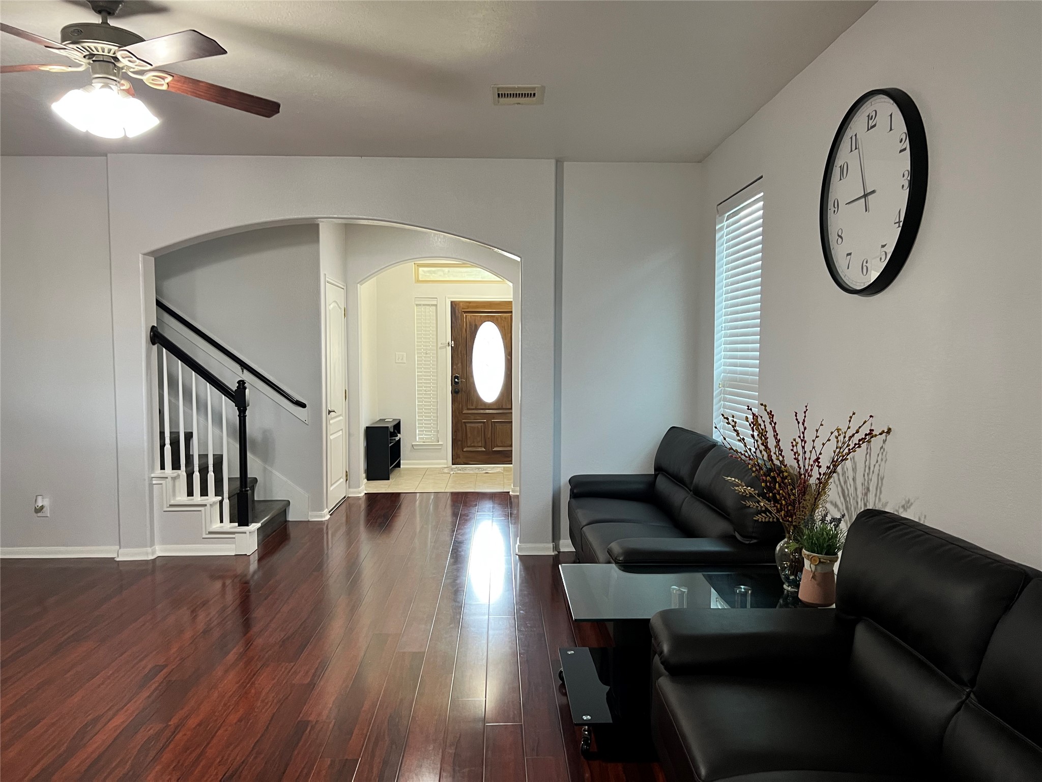 9111 Fuqua Ridge Lane Houston, TX 77075 - Photo 5 of 21 a living room with furniture and a large window