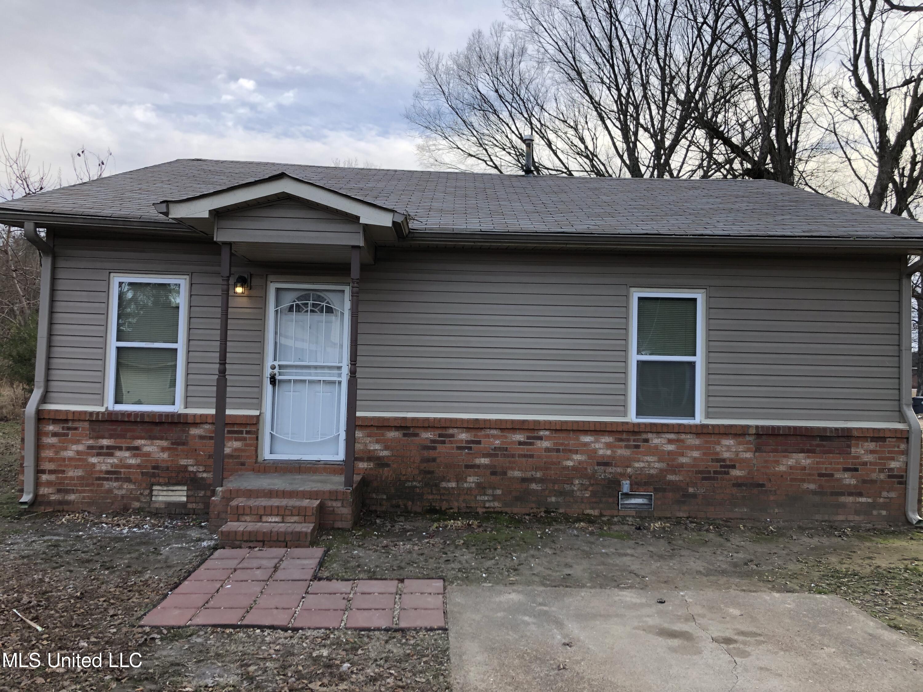 493 Southern Street Hernando, MS 38632 - Photo 1 of 17 front ext