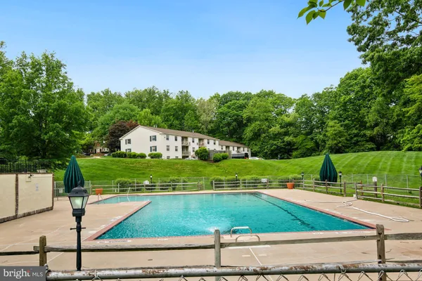 $414,900 | 8312 Kingsgate Road, Unit 532, Springfield, VA 22152