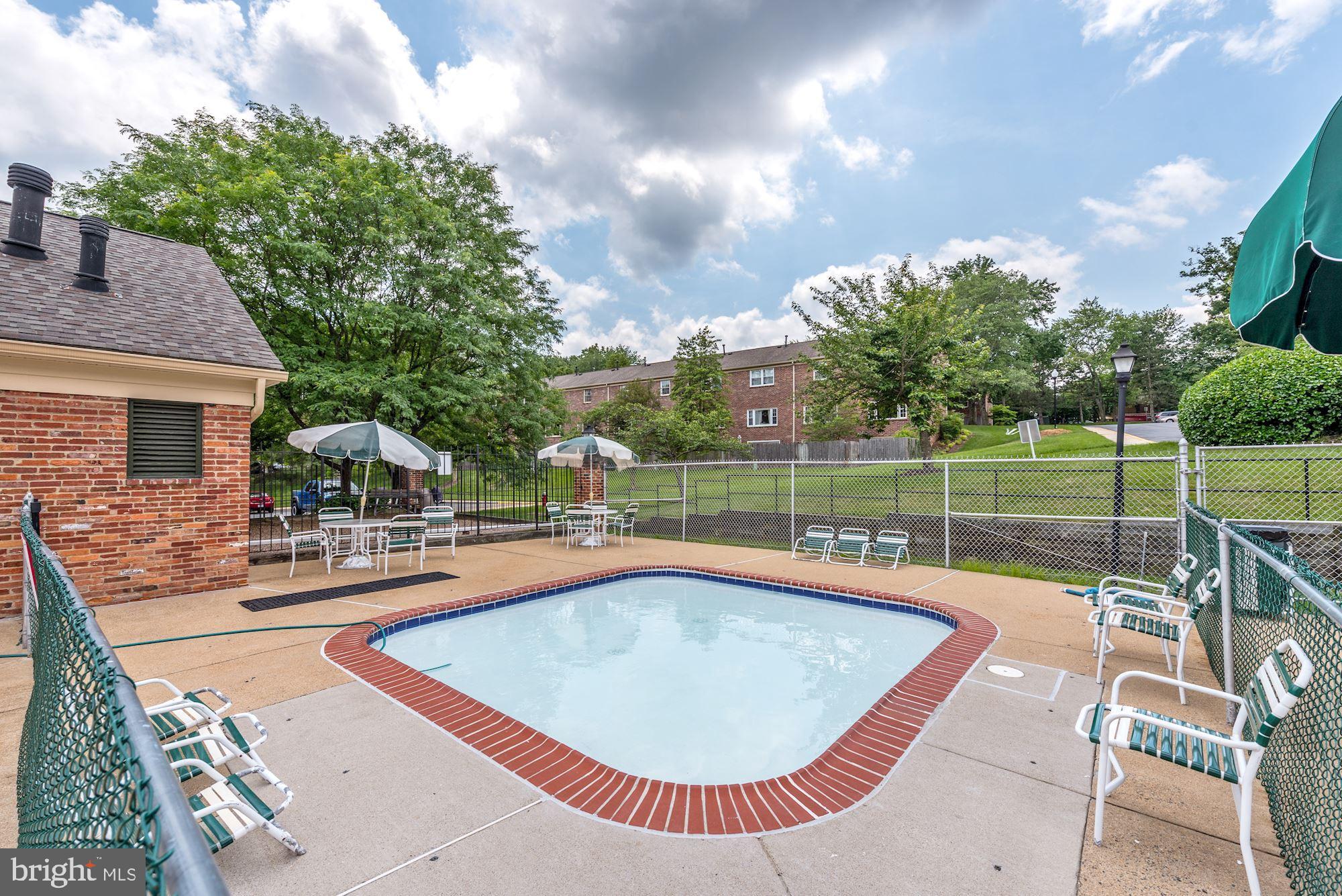 8312 Kingsgate Road, Unit 532 Springfield, VA 22152 - Photo 47 of 51 Surrey Hill Wadding Pool