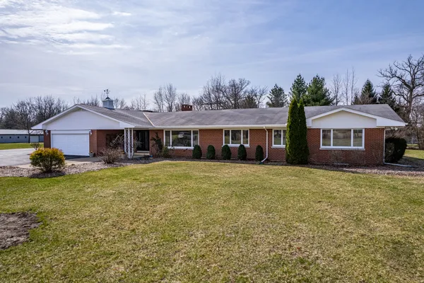 $899,900 | 15600 Griswold Springs Road, Plano, IL 60545