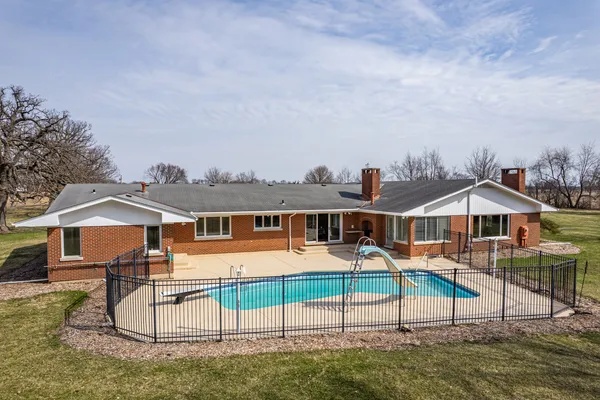 $899,900 | 15600 Griswold Springs Road, Plano, IL 60545