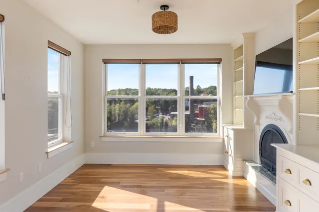 $4,350 | 60 Winooski Falls Way, Unit 1410, Winooski, VT 05404