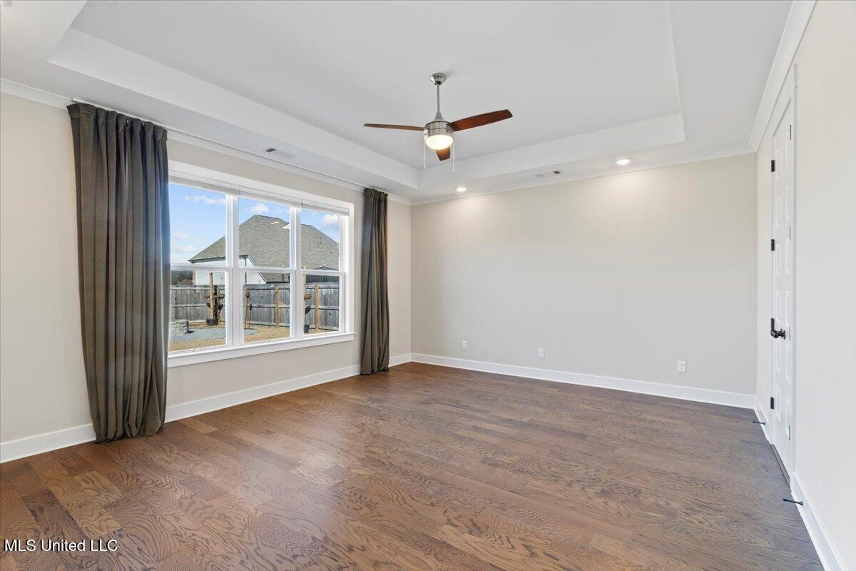 9564 Silo Pk Road Olive Branch, MS 38654 - Photo 23 of 50 Primary Suite