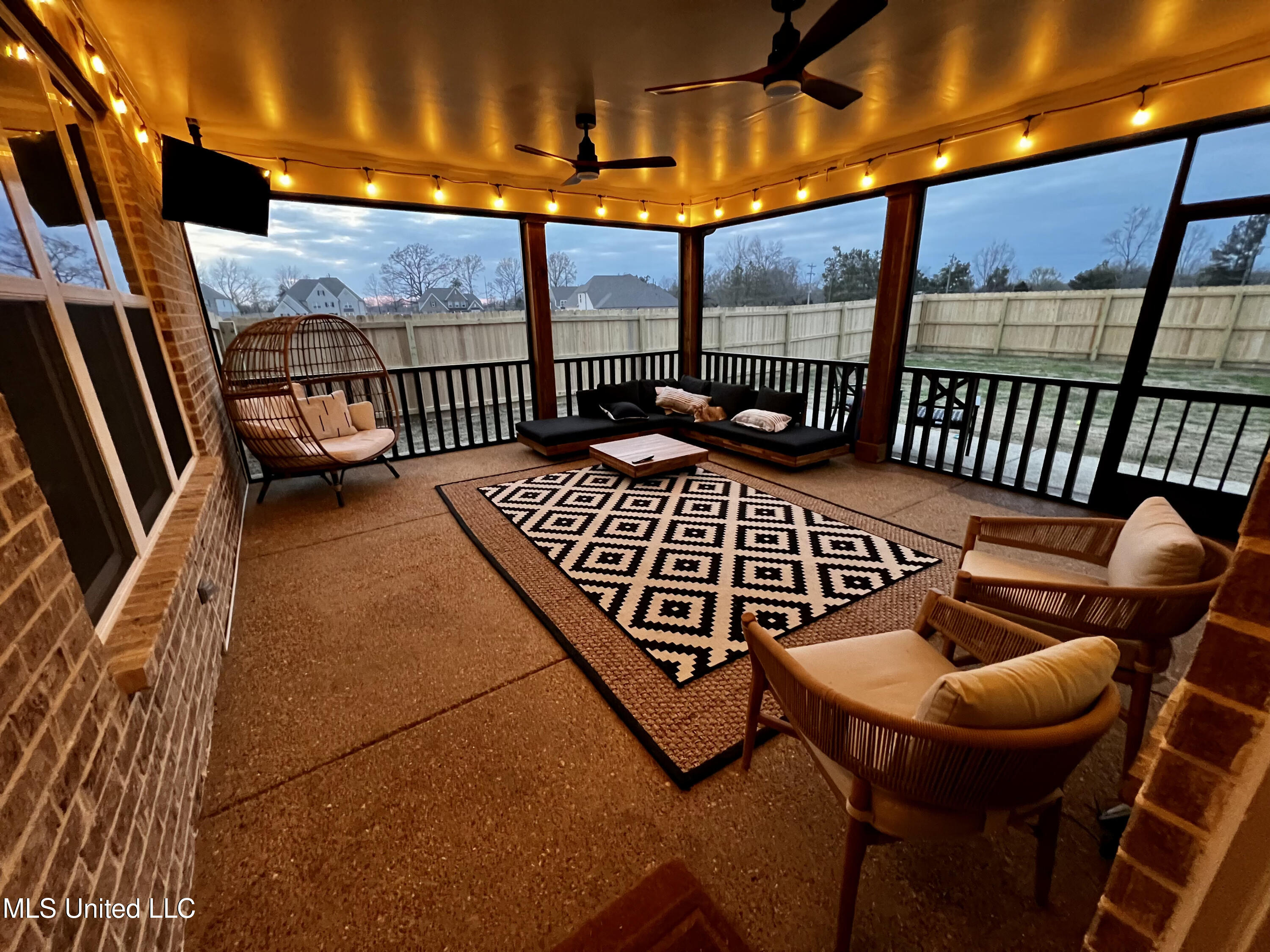 9564 Silo Pk Road Olive Branch, MS 38654 - Photo 42 of 50 Screened in Porch