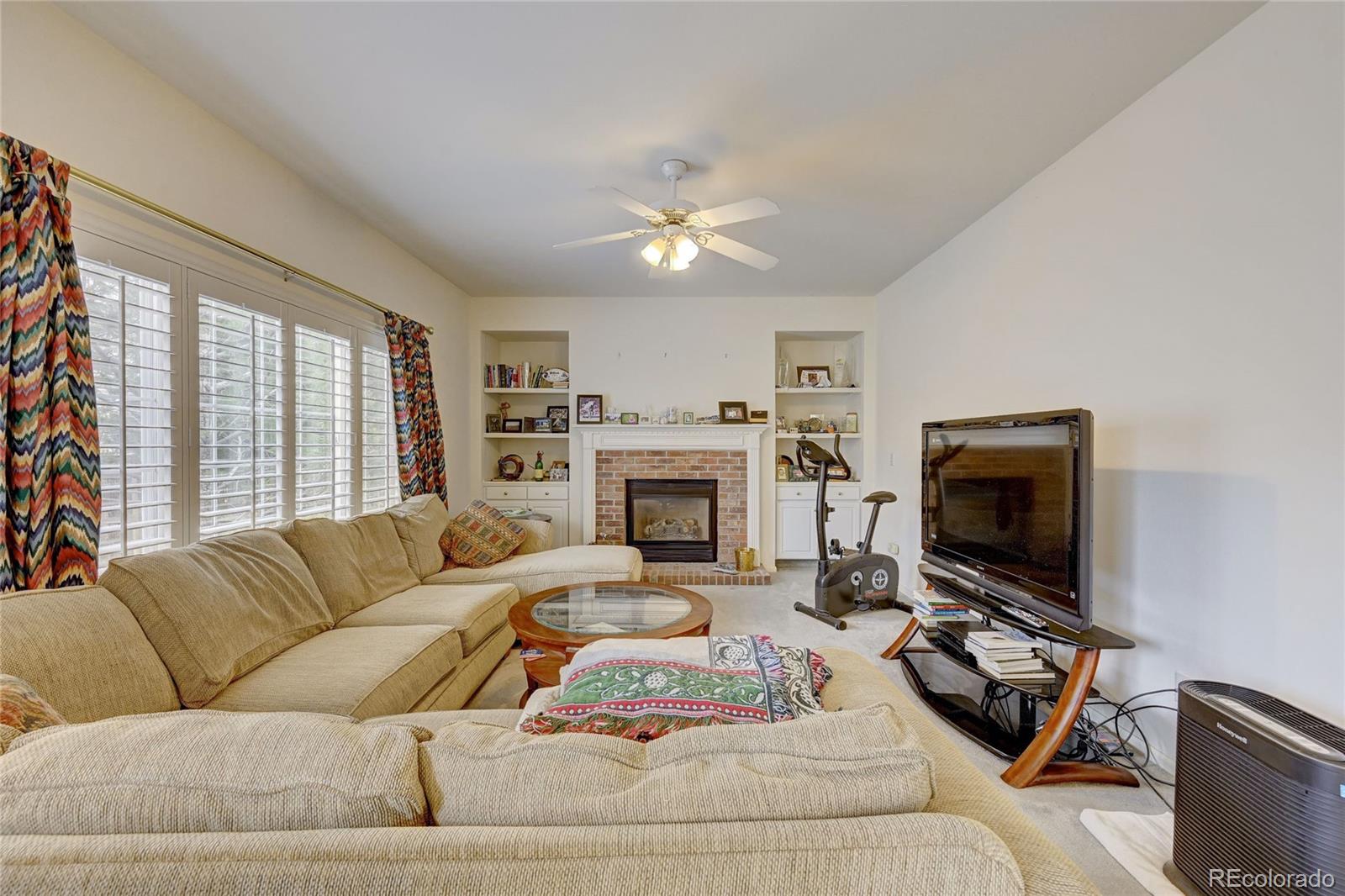 9610 South Hackberry Street Highlands Ranch, CO 80129 - Photo 11 of 26 Gallery Image 11
