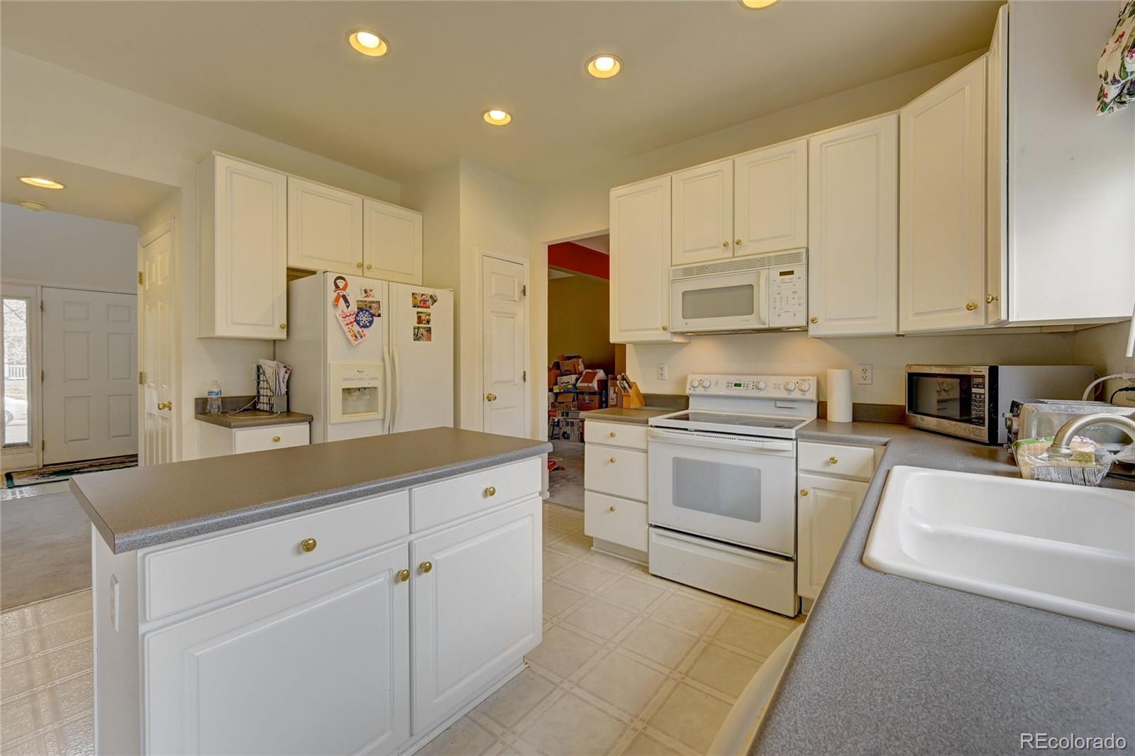 9610 South Hackberry Street Highlands Ranch, CO 80129 - Photo 8 of 26 Gallery Image 8