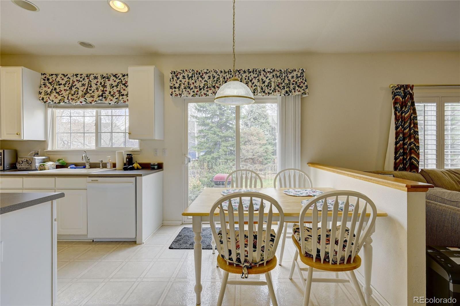 9610 South Hackberry Street Highlands Ranch, CO 80129 - Photo 10 of 26 Gallery Image 10