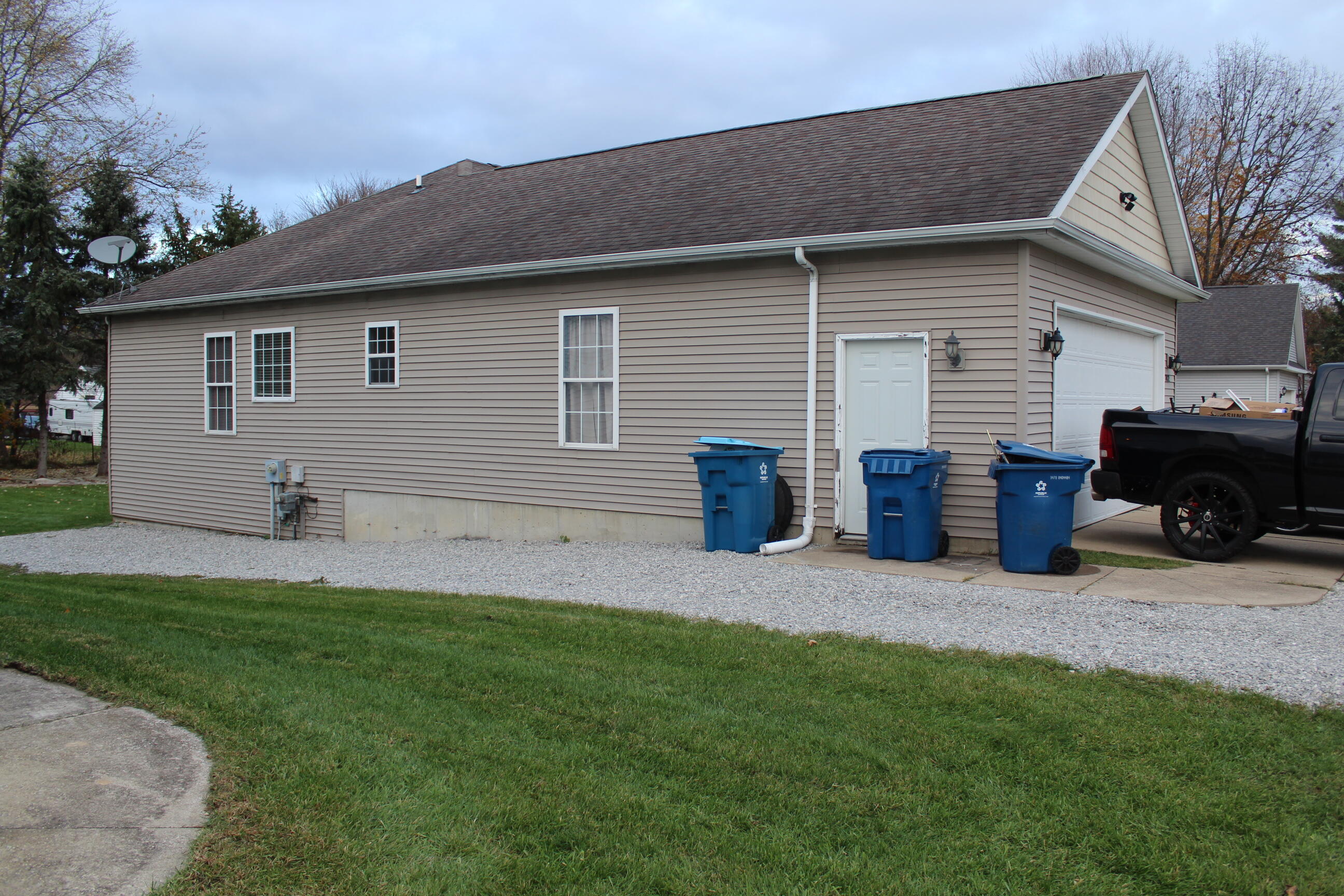 702 Beth Avenue Kalamazoo, MI 49004 - Photo 3 of 43 IMG_0151