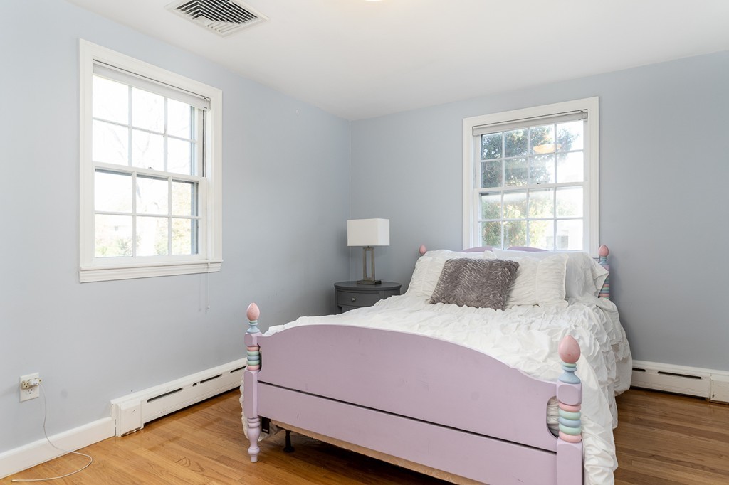 8 Hutchinson Road Winchester, MA 01890 - Photo 12 of 30
