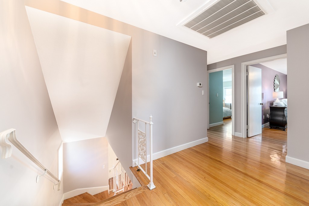 8 Hutchinson Road Winchester, MA 01890 - Photo 15 of 30