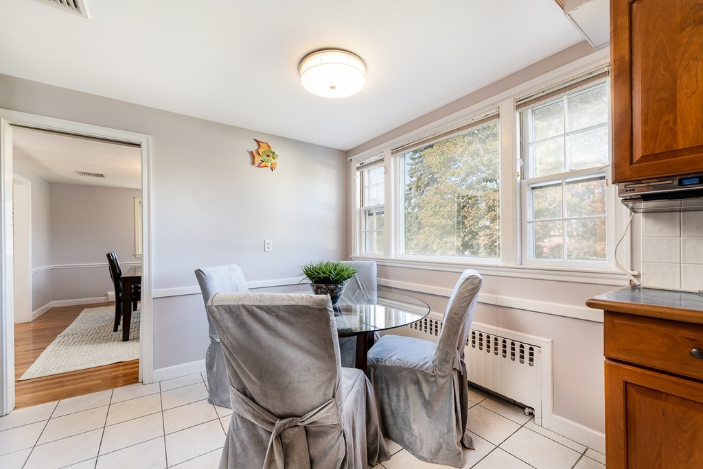 8 Hutchinson Road Winchester, MA 01890 - Photo 7 of 30