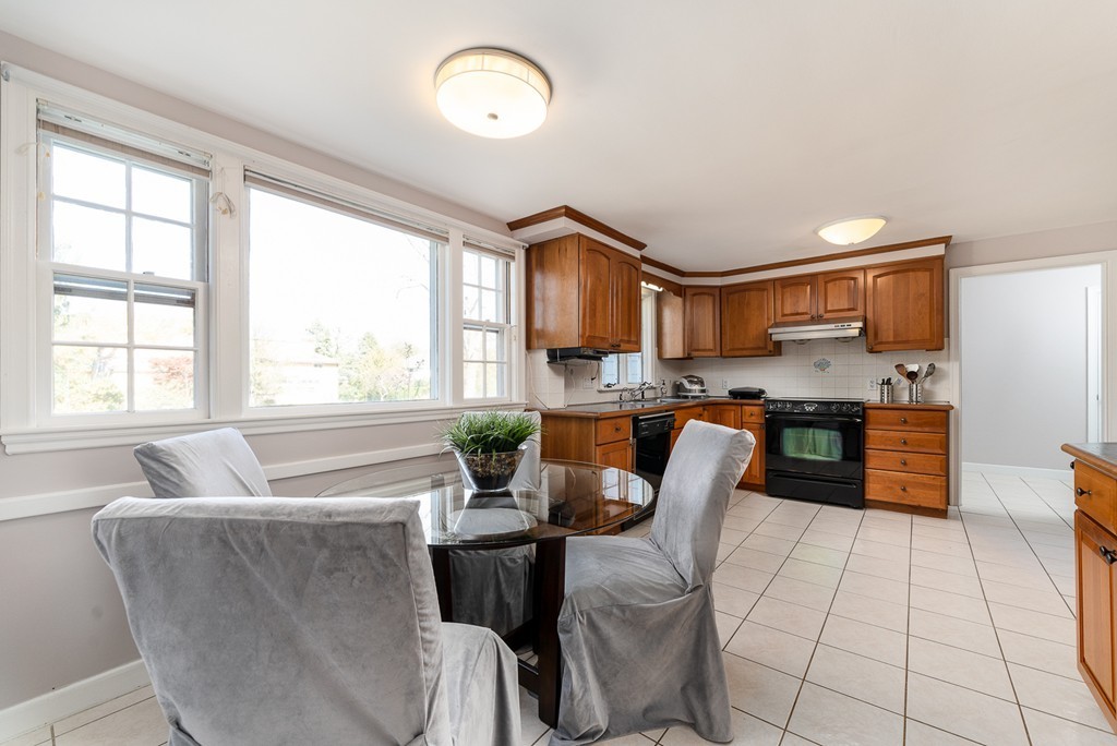 8 Hutchinson Road Winchester, MA 01890 - Photo 8 of 30