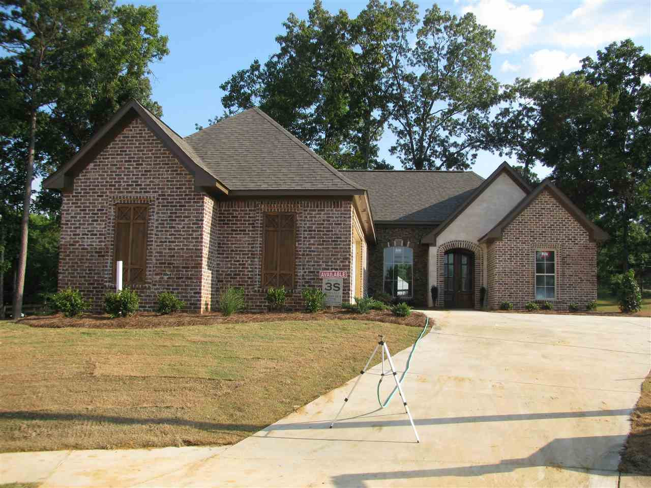 633 Macbeth Street Brandon, MS 39047 - Photo 1 of 13 Photo 1