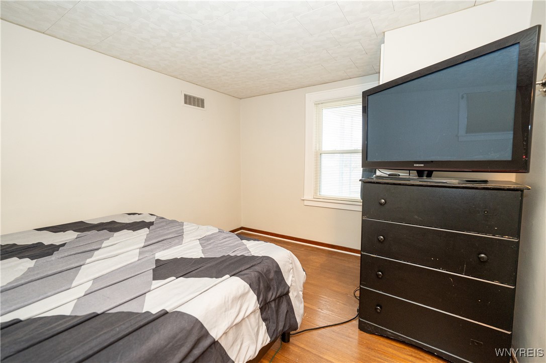 397 Sanders Road Buffalo, NY 14216 - Photo 12 of 44 Lower Master Bedroom