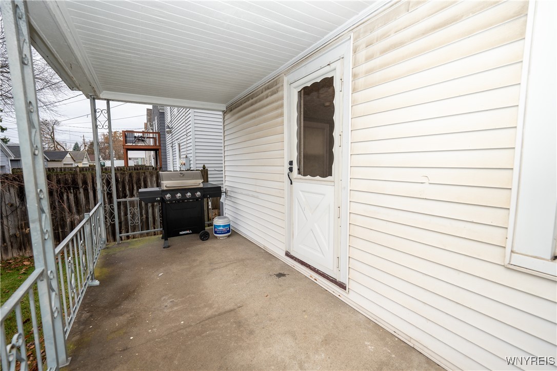 397 Sanders Road Buffalo, NY 14216 - Photo 17 of 44 Lower Great Covered Porch