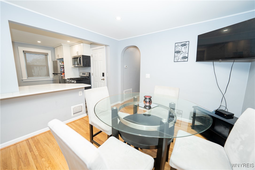 397 Sanders Road Buffalo, NY 14216 - Photo 23 of 44 Upper Dining room