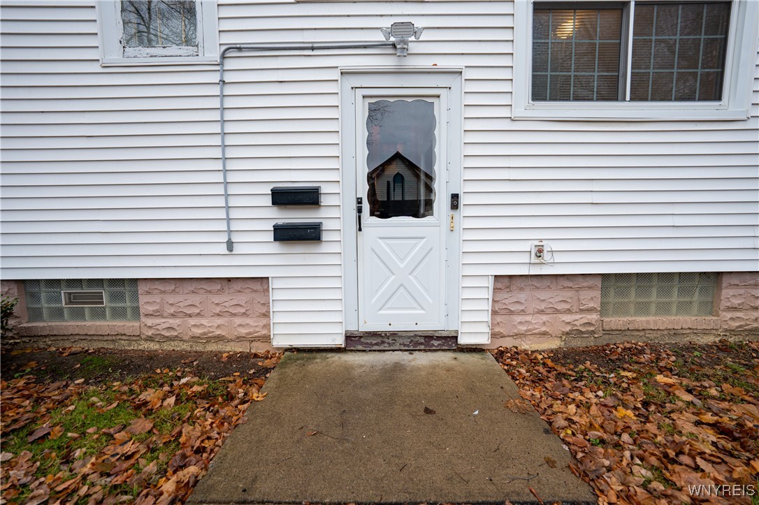 397 Sanders Road Buffalo, NY 14216 - Photo 41 of 44 Side entrance