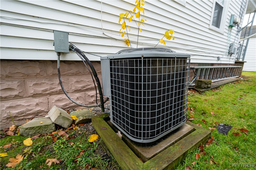 397 Sanders Road Buffalo, NY 14216 - Photo 42 of 44 Upper has A/C