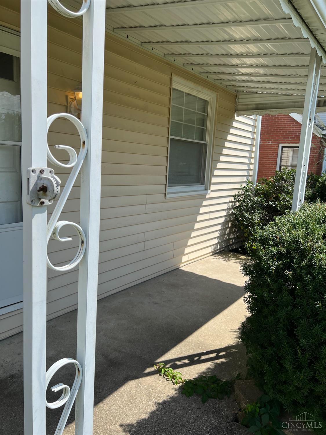 2996 Diehl Road Cincinnati, OH 45211 - Photo 2 of 18 Gallery Image 2