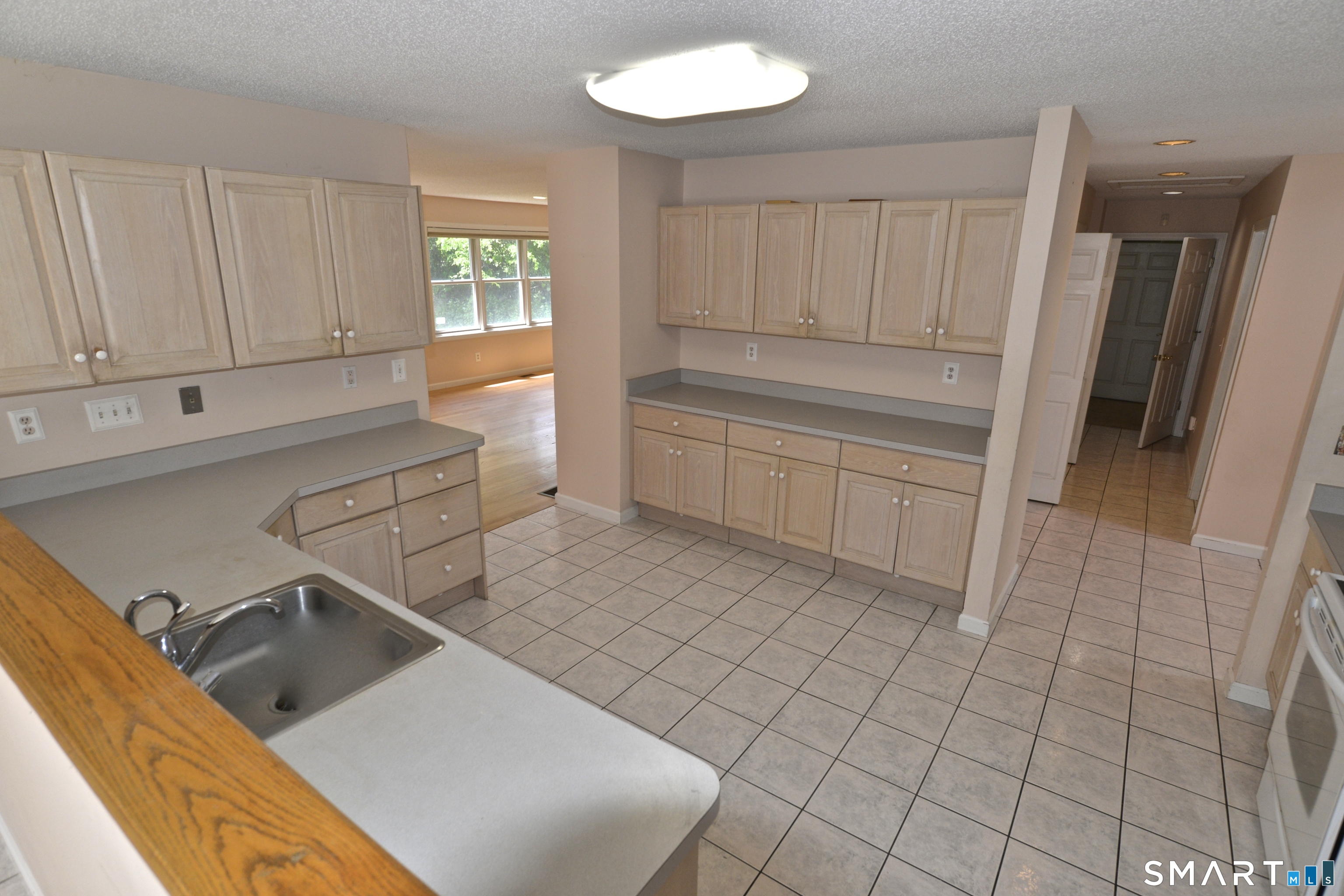55 Canterbury Road, Unit 55 Hamden, CT 06514 - Photo 6 of 27