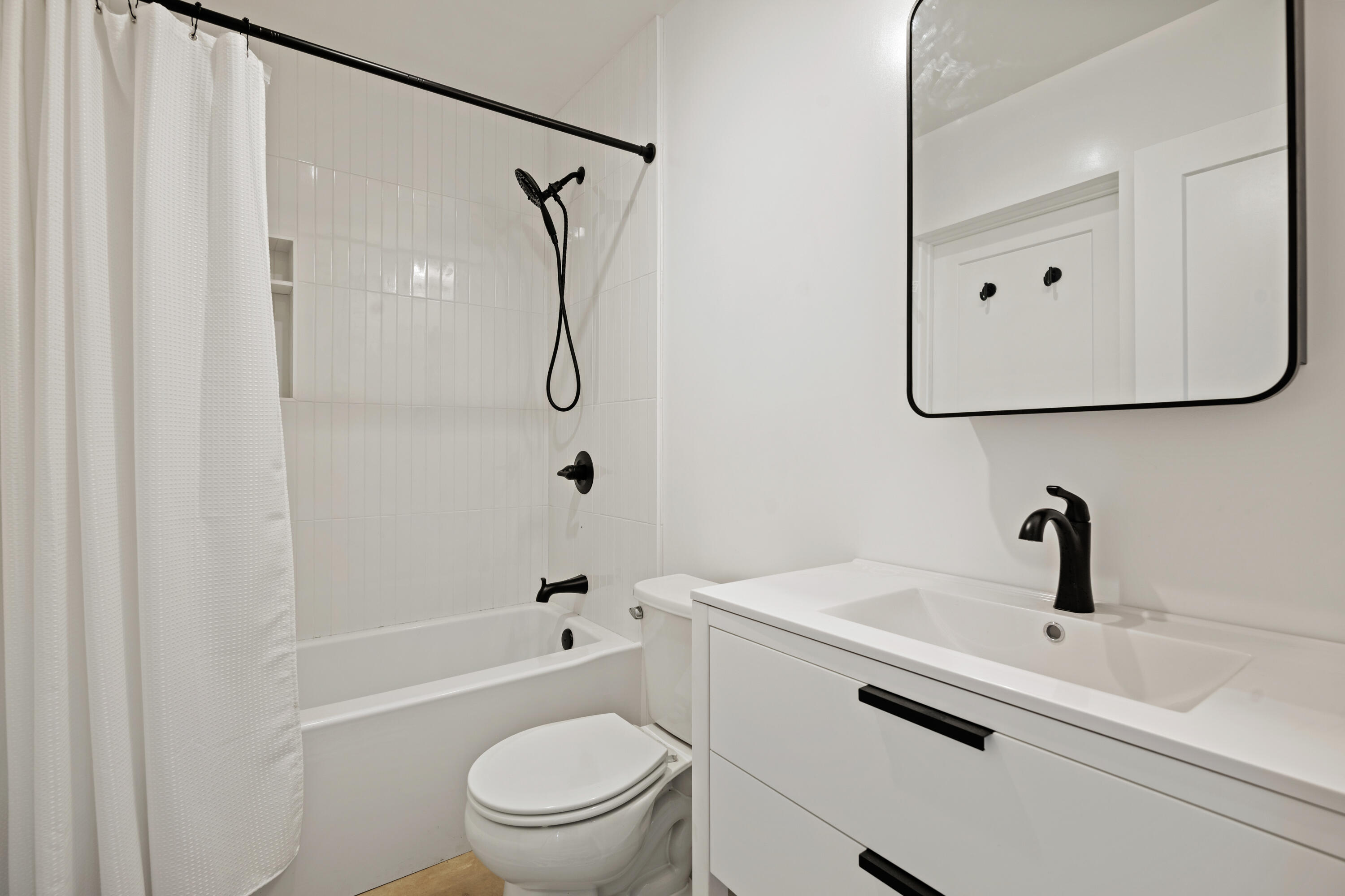1374 East Valley Road, Unit B Montecito, CA 93108 - Photo 12 of 15 16 - Bathroom 2