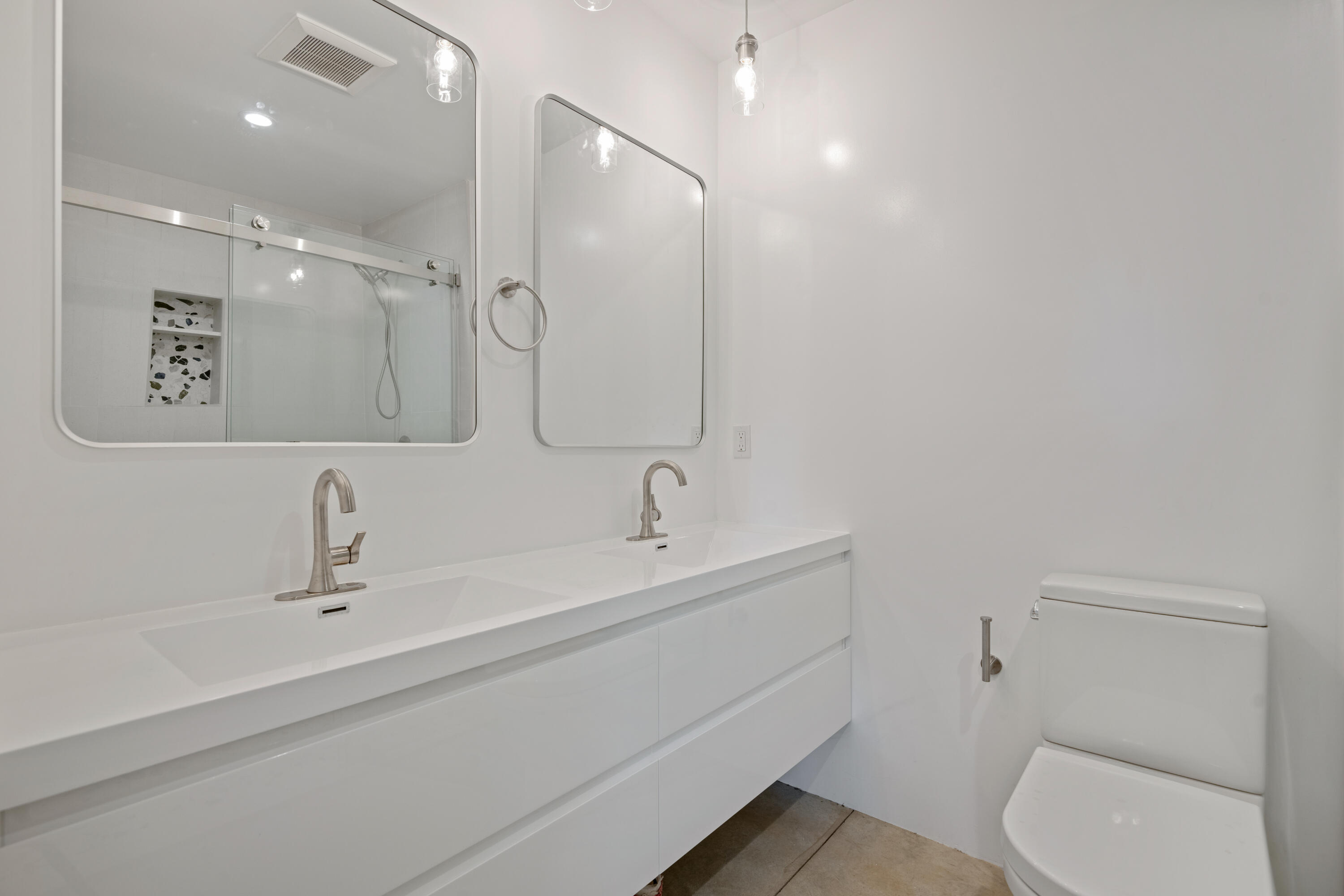1374 East Valley Road, Unit B Montecito, CA 93108 - Photo 8 of 15 10 - Primary Bathroom