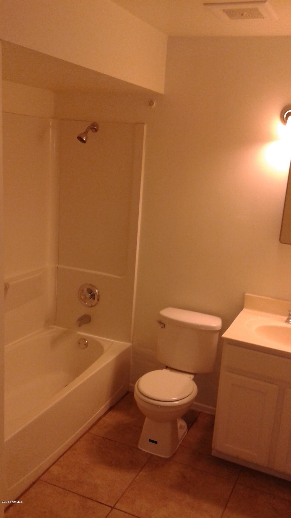 6108 West Cheery Lynn Road Phoenix, AZ 85033 - Photo 6 of 6 06-bath