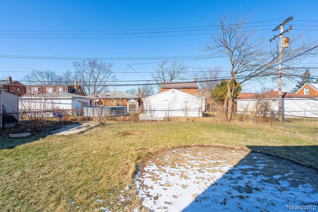 18327 East Thirteen Mile Road Fraser, MI 48026 - Photo 6 of 43