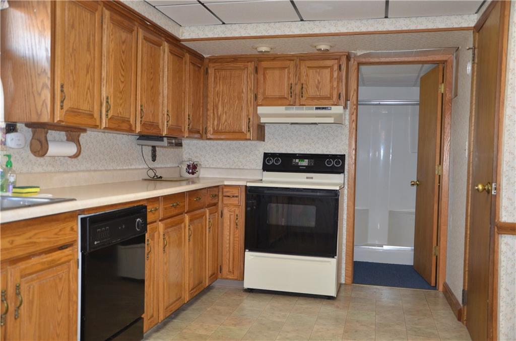 2255 Valley View Road Hermitage, PA 16148 - Photo 13 of 24 KITCHEN, LOTS OF CABINET SPACE.