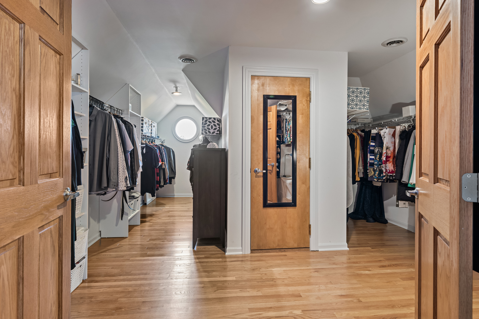 986 Red Oak Street Addison, IL 60101 - Photo 8 of 34