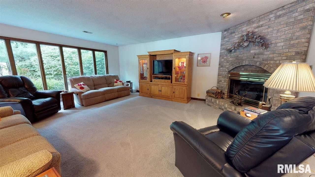 8880 Rhea Park Road Loami, IL 62661 - Photo 2 of 29