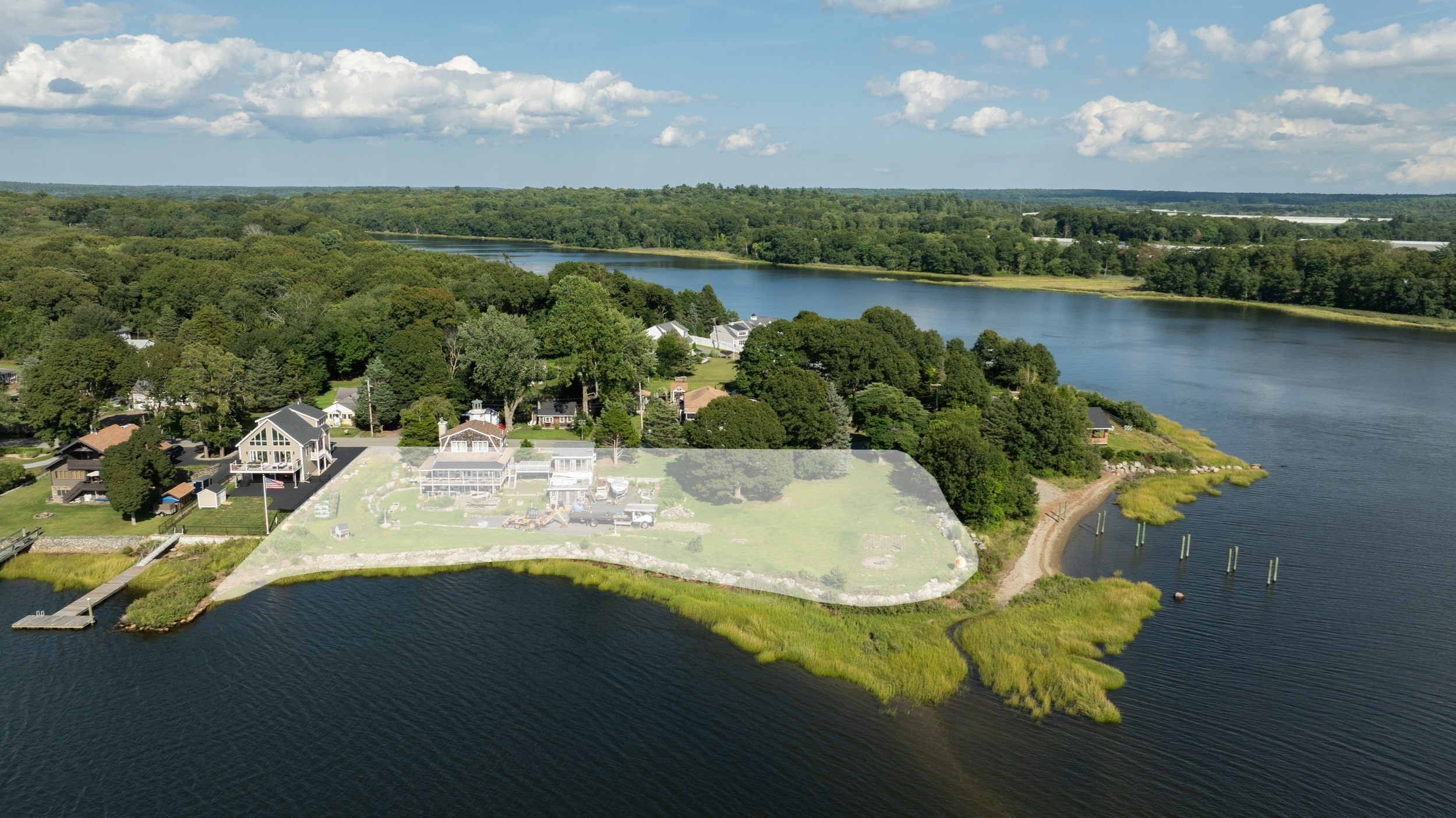12 Riverside Drive Berkley, MA 02779 - Photo 4 of 42 Gallery Image 4