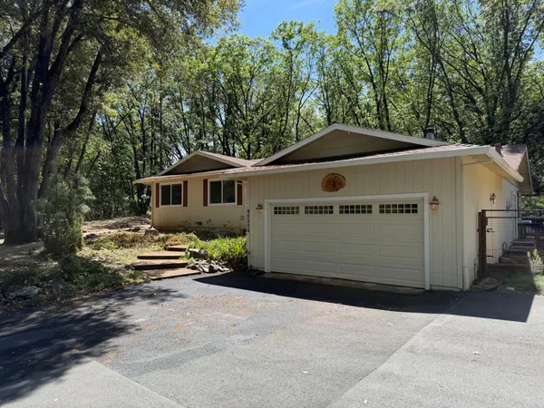 $319,000 | 14041 Druid Lane, Pine Grove, CA 95665