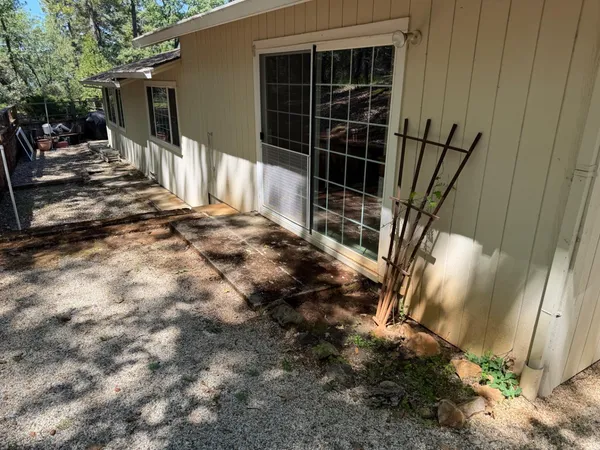 $319,000 | 14041 Druid Lane, Pine Grove, CA 95665