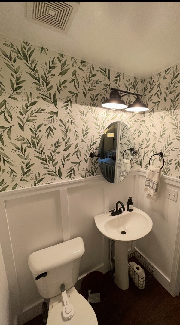 240 Copper Mountain Drive Gilberts, IL 60136 - Photo 16 of 30 a bathroom with a sink toilet and mirror