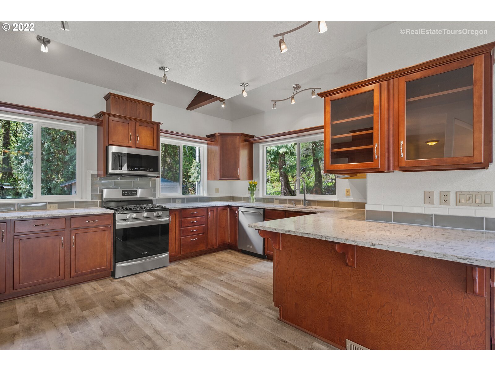 20250 Southwest Jaquith Road Newberg, OR 97132 - Photo 5 of 31 Gallery Image 5
