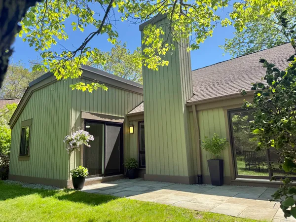 $409,000 | 740 Heritage Village, Unit B, Southbury, CT 06488