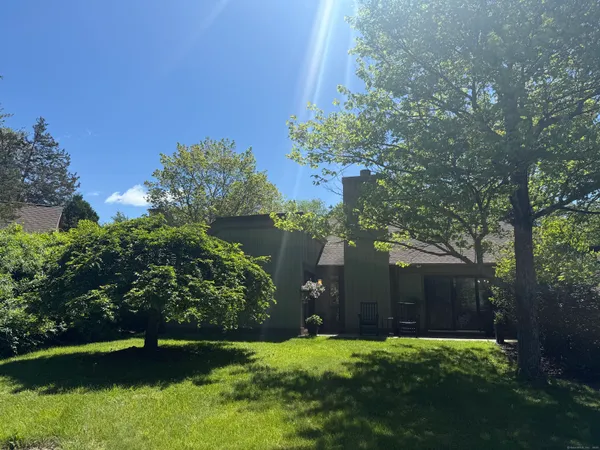 $409,000 | 740 Heritage Village, Unit B, Southbury, CT 06488